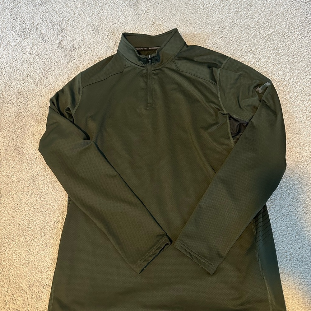 Under Armour fitted pullover